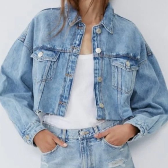 Zara Cropped Distressed Raw Hem Oversized Light Wash Denim Jacket Women’s S - Picture 1 of 5
